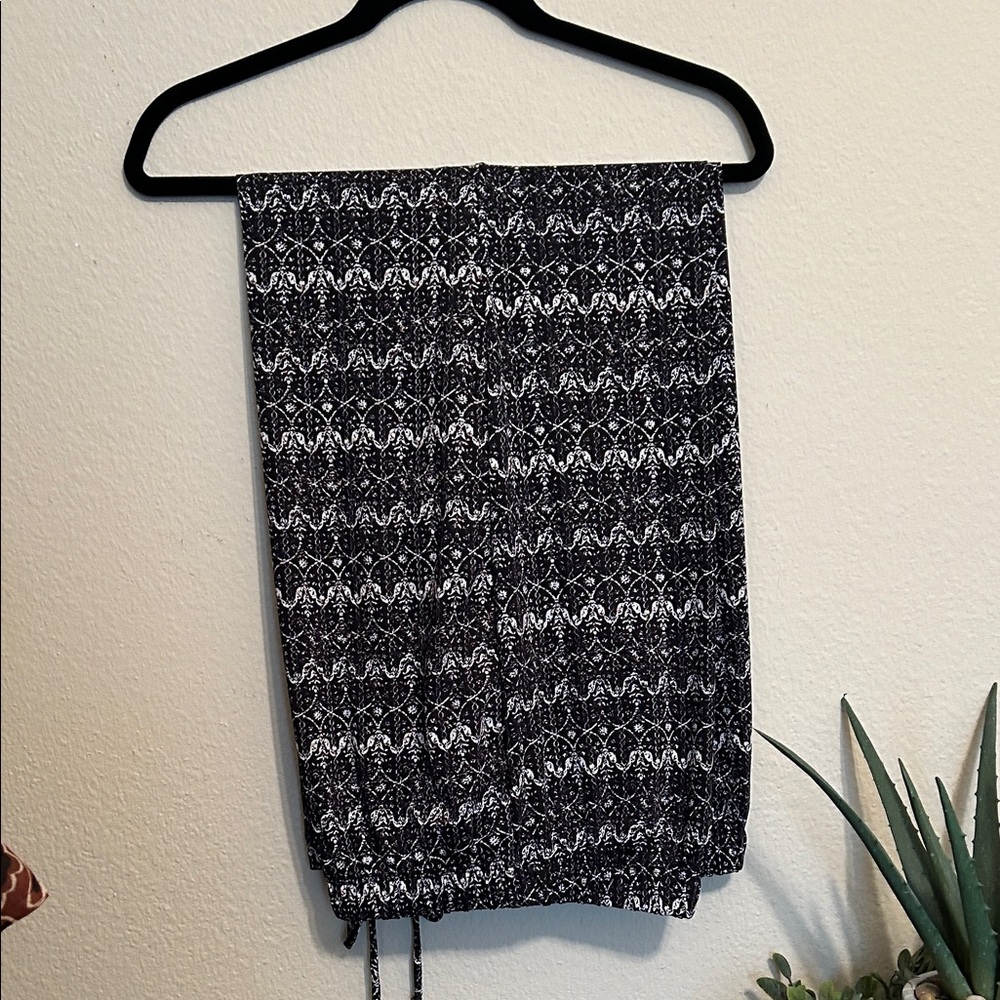 Love Ryan Black and White Wide Leg Patterned Pants